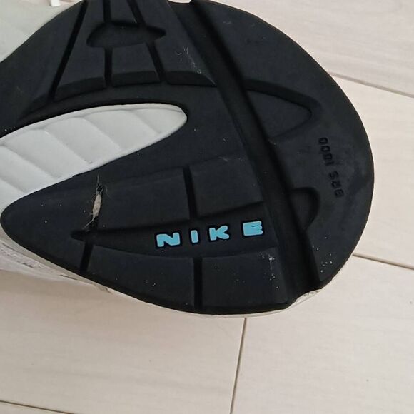 Nike Women's Xccelerator Tr Lace-up Sneakers Shoes White Size 6 - Picture 4 of 5